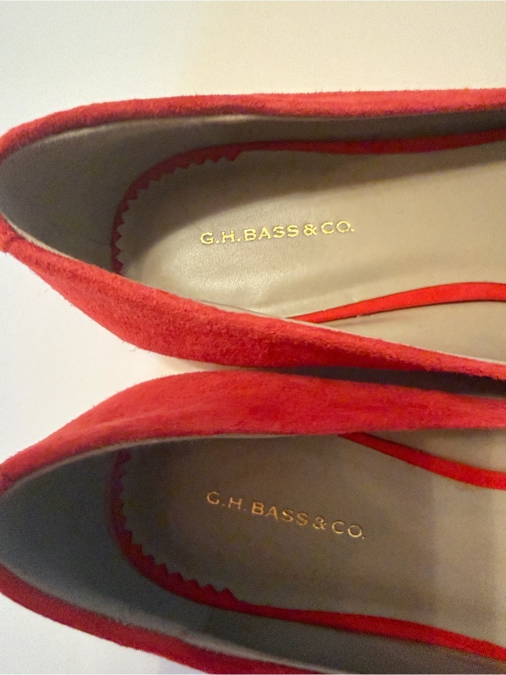 G.H. Bass & Co. Women's Kayla Poppy size 6 suede Flats - Picture 3 of 8